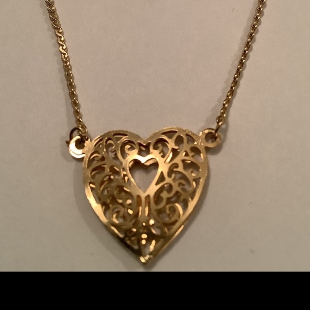 TLC ❤️NWOT Vintage dainty filigree cage Heart Necklace - Picture 2 of 7